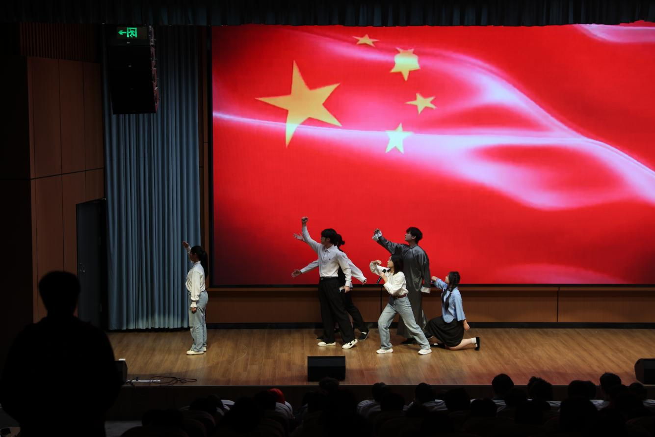 机械系学子在学院“山河回响，和平颂歌”主题朗诵比赛中荣获第一名