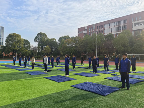 锤炼作风，从“方寸”开始——信息工程系消防工程专业开展叠被子训练