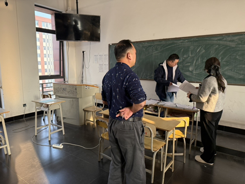 安全检查不松懈,装饰系里筑平安——建筑装饰系开展教室安全专项检查