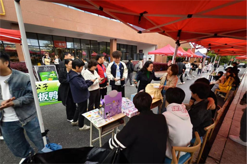 技暖校园 “义起”同行——电气工程系专业技能赋能爱心义卖