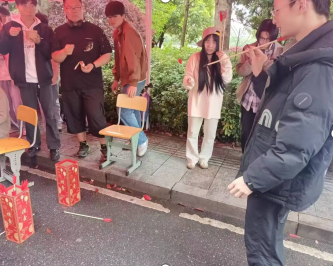 投壶竞技展风采 传统雅趣满校园