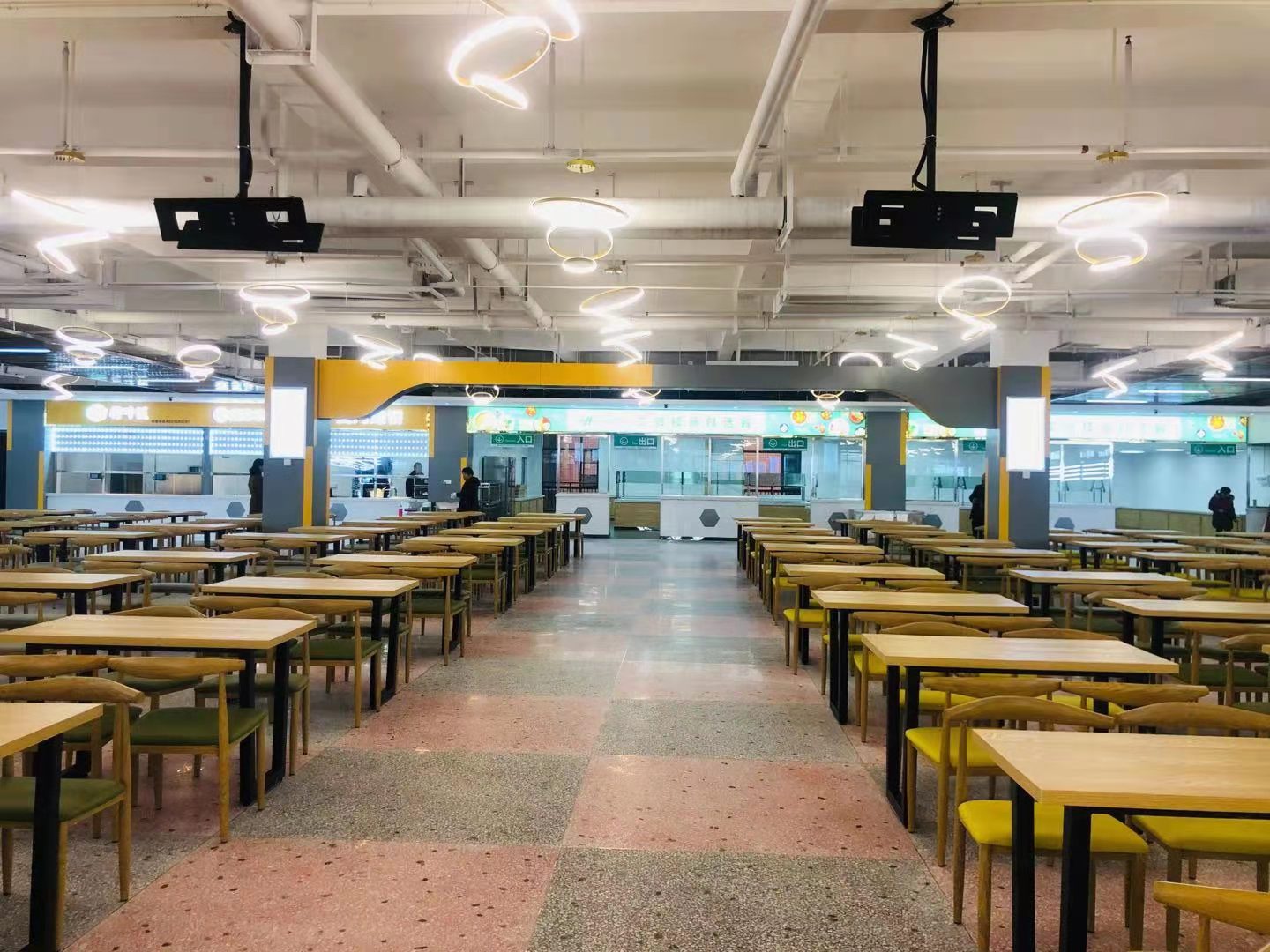 学院新食堂正式完工营业
